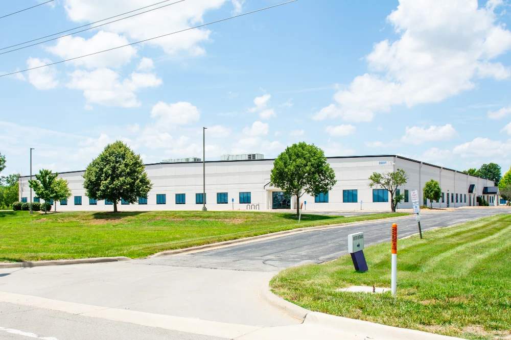 REIT Sale | 105K SF Industrial | 22'-24 Ceiling Heights | Kansas City MSA
