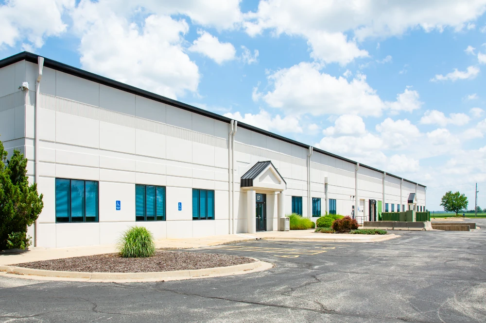 REIT Sale | 105K SF Industrial | 22'-24 Ceiling Heights | Kansas City MSA