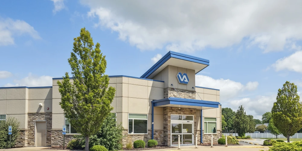 REIT Sale | First Bid Meets Reserve - Former VA Outpatient Clinic | Galesburg, IL