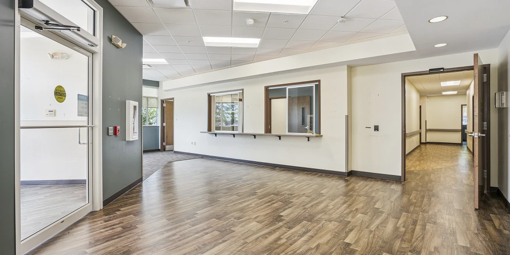 REIT Sale | First Bid Meets Reserve - Former VA Outpatient Clinic | Galesburg, IL