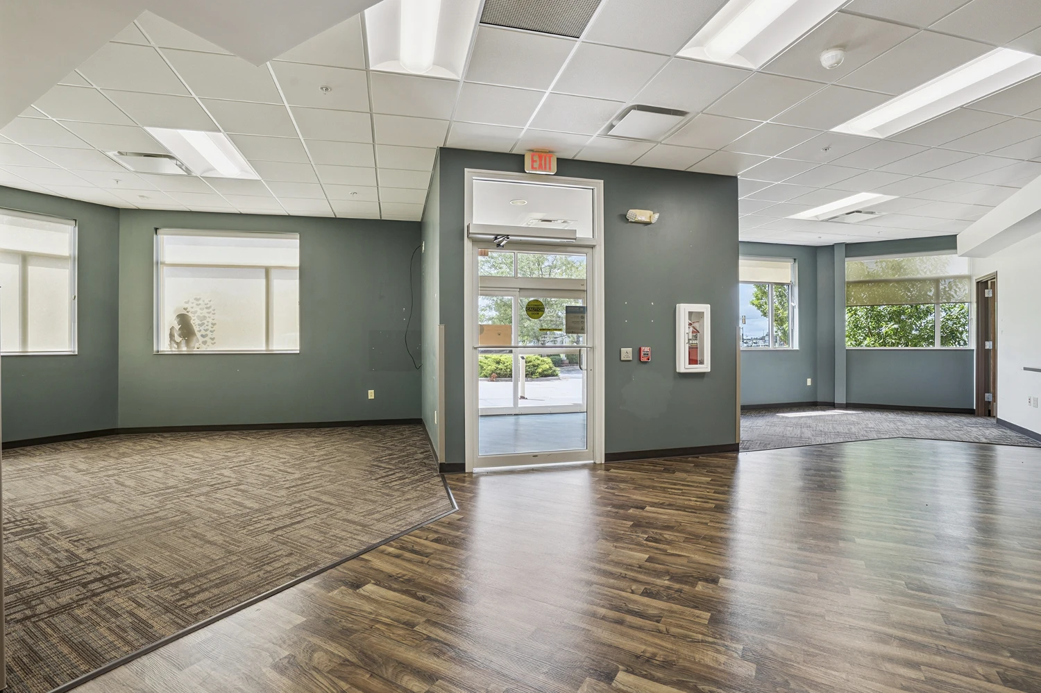 REIT Sale | First Bid Meets Reserve - Former VA Outpatient Clinic | Galesburg, IL