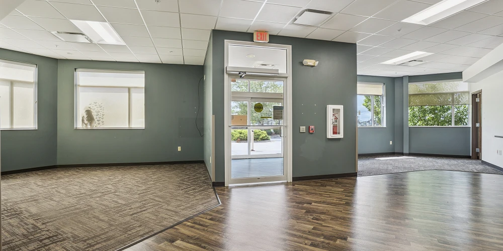 REIT Sale | First Bid Meets Reserve - Former VA Outpatient Clinic | Galesburg, IL