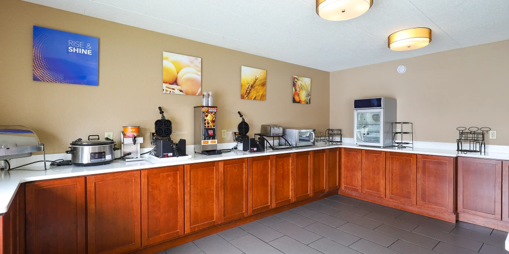 Comfort Inn - Airport | Grand Rapids, MI