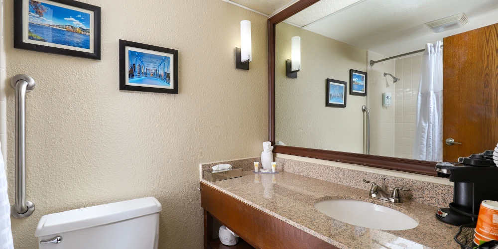 Comfort Inn - Airport | Grand Rapids, MI