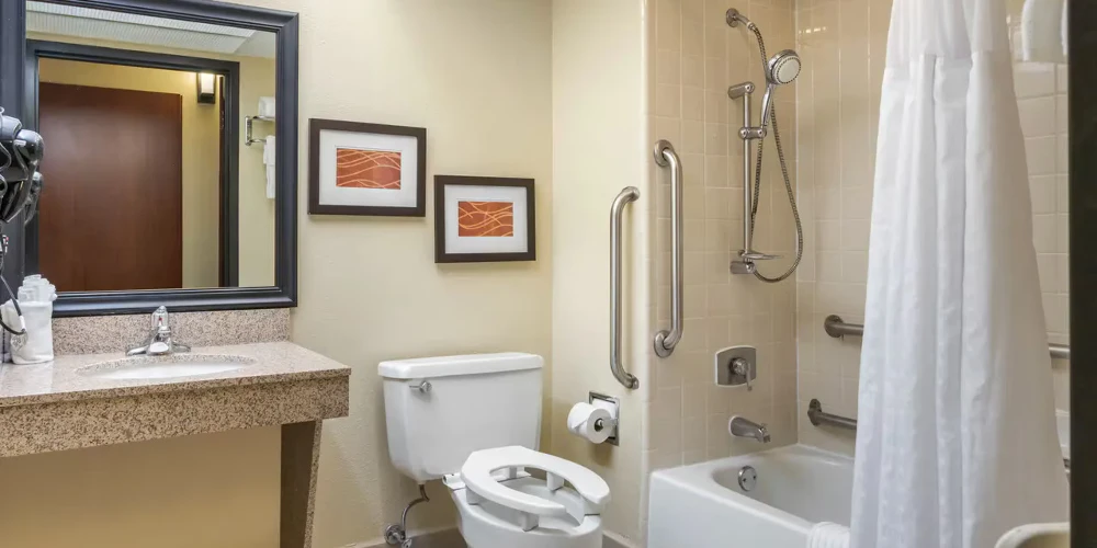 Comfort Inn - Airport | Grand Rapids, MI