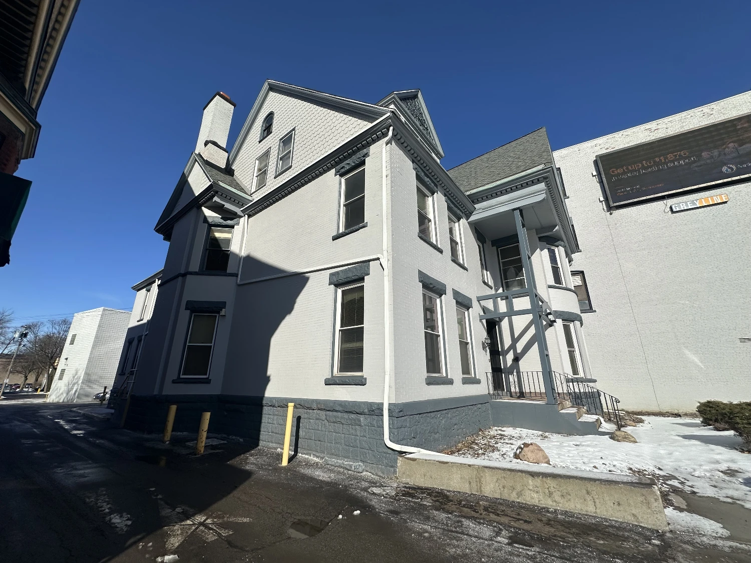 1160 Main St - 8700 +/- SF Office Building