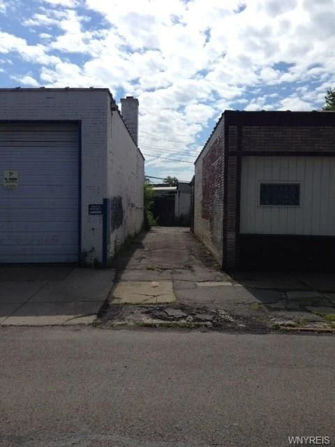 145 Ontario St - 7,450 +/- SF Mixed-Use building