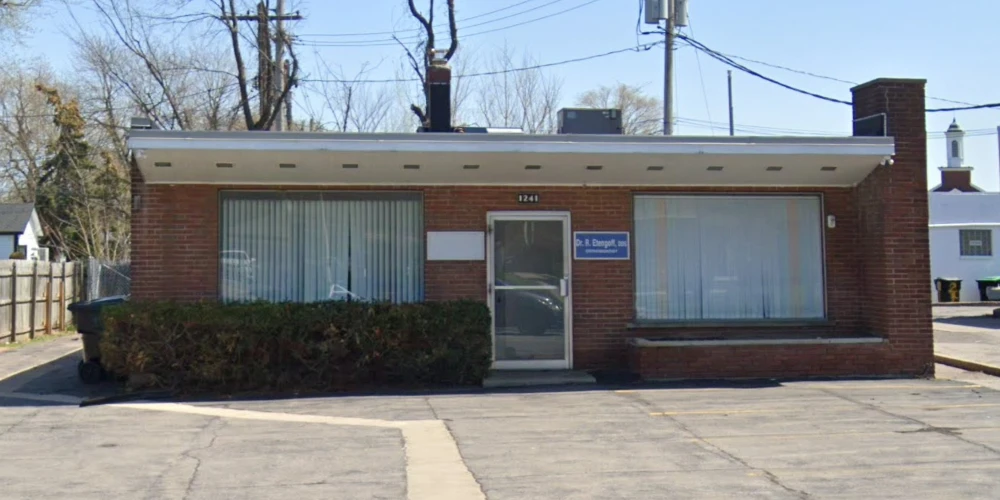 2,945+/- SF Free Standing Building