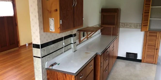2890 Southwestern Blvd - Commercial & Residential (Mixed Use) Land with 720+/- SF House