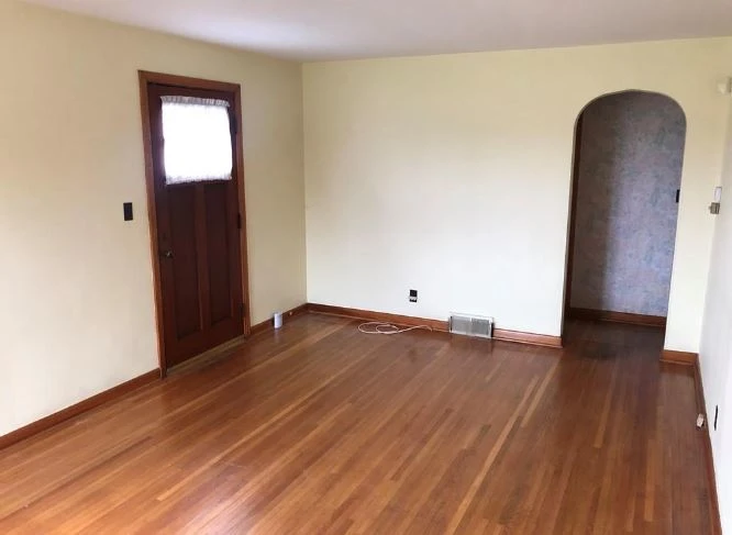 2890 Southwestern Blvd - Commercial & Residential (Mixed Use) Land with 720+/- SF House