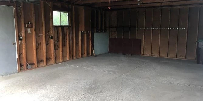 2890 Southwestern Blvd - Commercial & Residential (Mixed Use) Land with 720+/- SF House