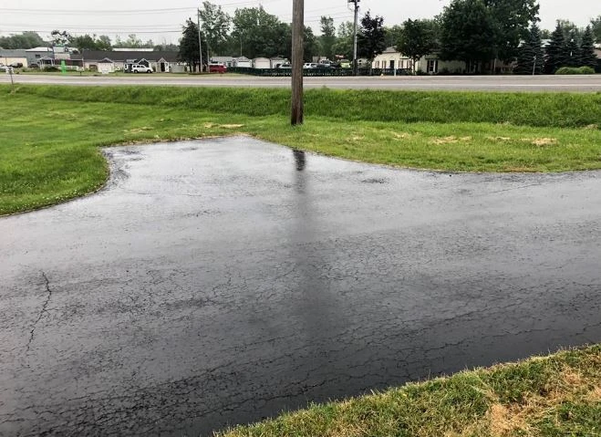 2890 Southwestern Blvd - Commercial & Residential (Mixed Use) Land with 720+/- SF House