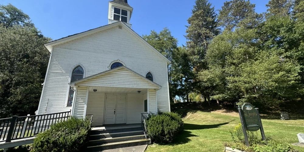 3915 Cottage bridge Rd - Traditional wood-frame church building