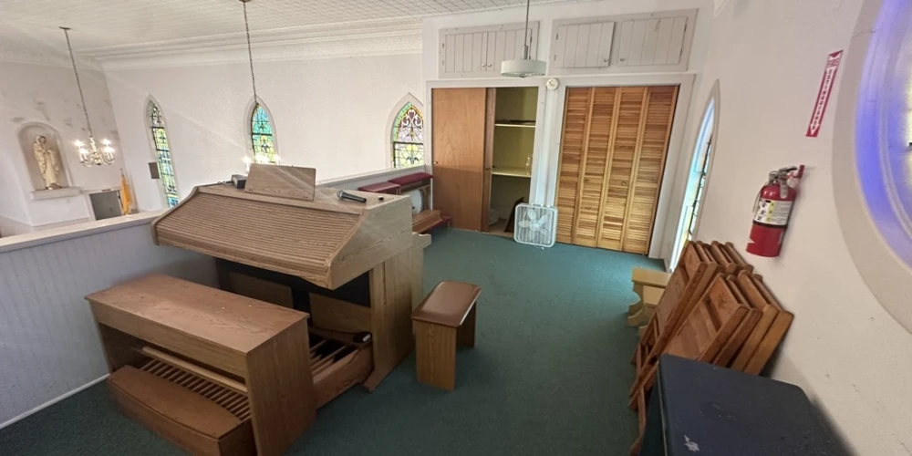3915 Cottage bridge Rd - Traditional wood-frame church building