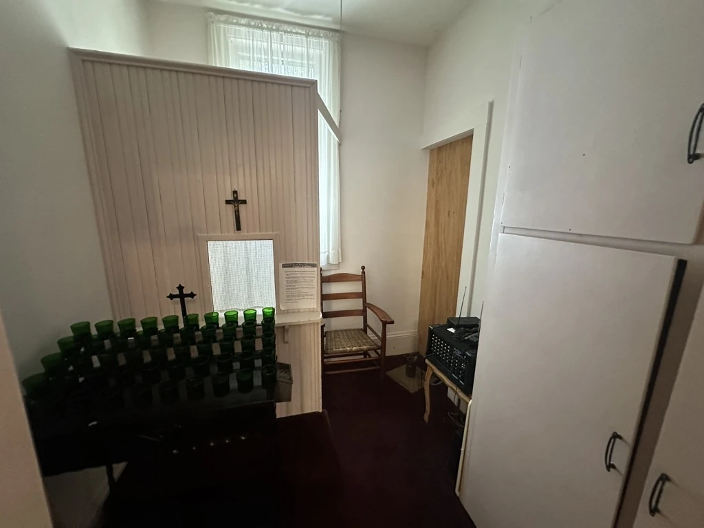3915 Cottage bridge Rd - Traditional wood-frame church building