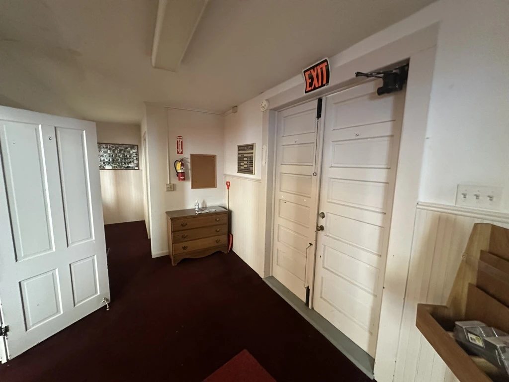 3915 Cottage bridge Rd - Traditional wood-frame church building
