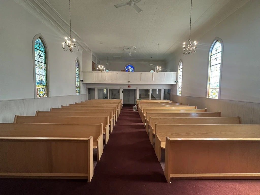 3915 Cottage bridge Rd - Traditional wood-frame church building