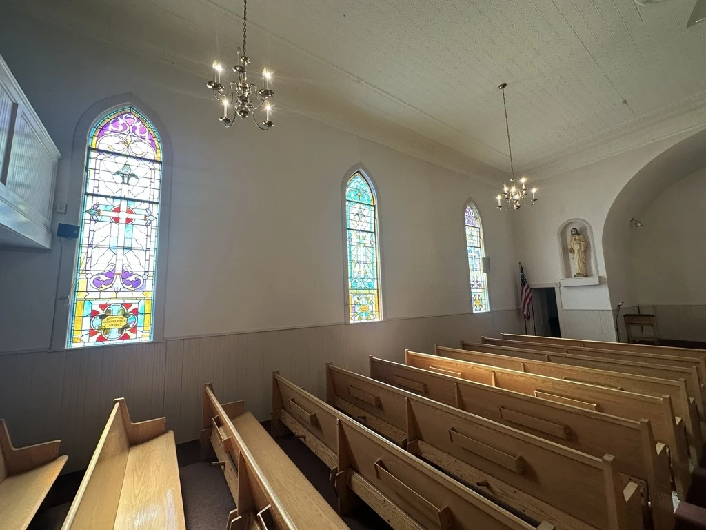 3915 Cottage bridge Rd - Traditional wood-frame church building