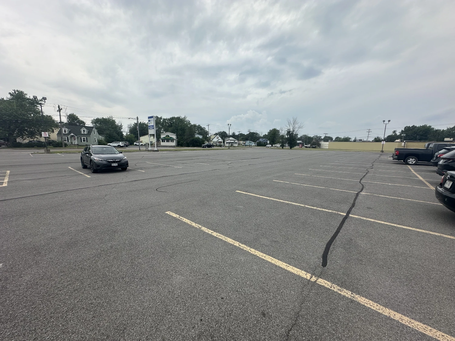 4407 Military Rd - 6,900+/- SF up to 18,900+/- SF Retail Space 