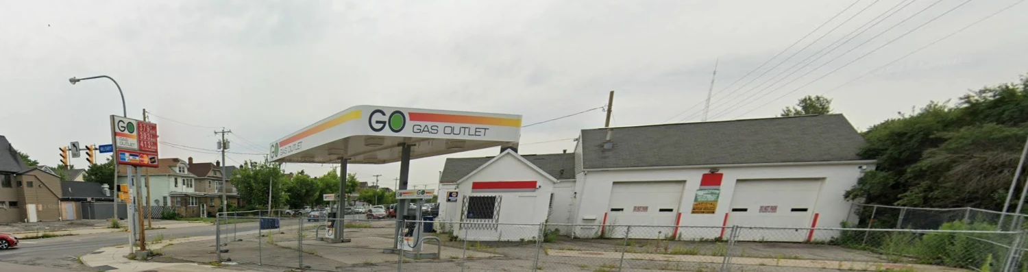 524 Hinman Ave -  1,644+/- SF Unbranded Gas Station