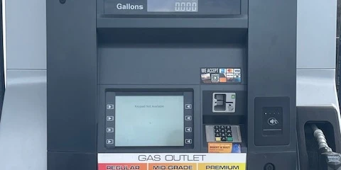 524 Hinman Ave -  1,644+/- SF Unbranded Gas Station