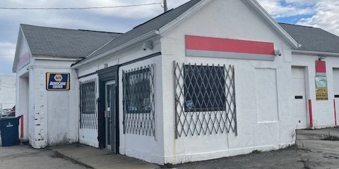 524 Hinman Ave -  1,644+/- SF Unbranded Gas Station
