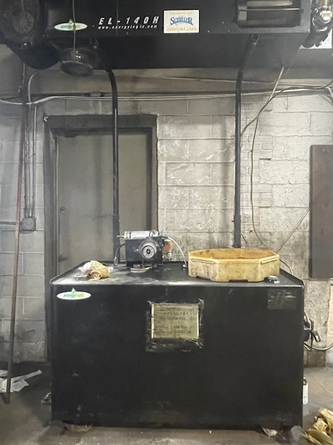524 Hinman Ave -  1,644+/- SF Unbranded Gas Station