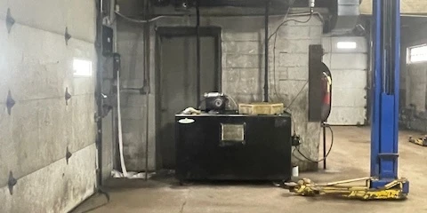 524 Hinman Ave -  1,644+/- SF Unbranded Gas Station