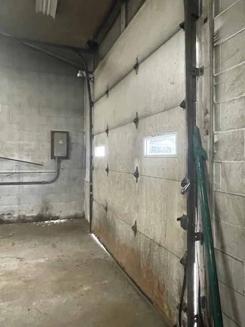 524 Hinman Ave -  1,644+/- SF Unbranded Gas Station