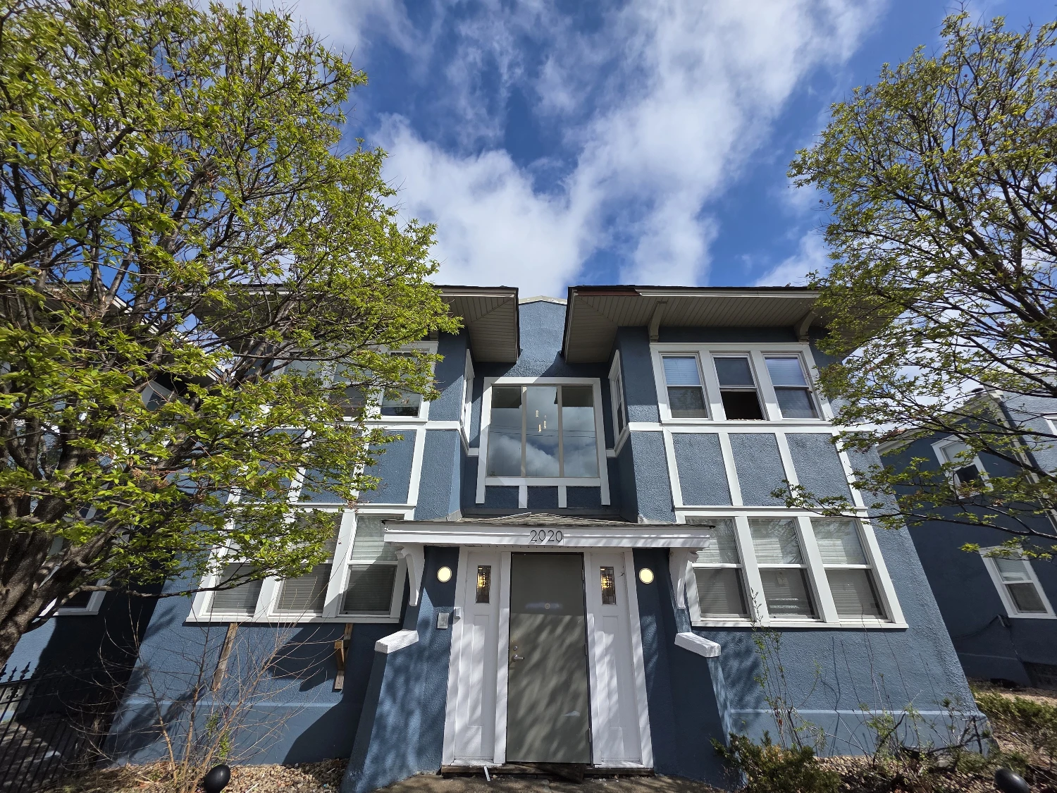 2020 E Franklin Ave, Minneapolis MN 55404