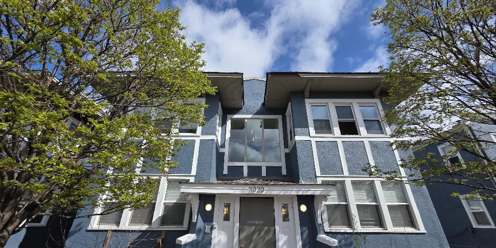 2020 E Franklin Ave, Minneapolis MN 55404