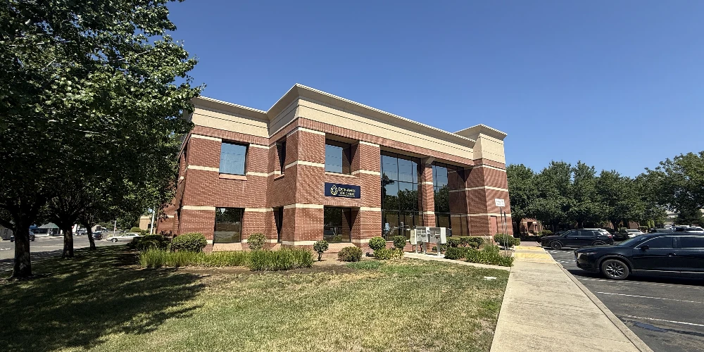 Larkspur Centre