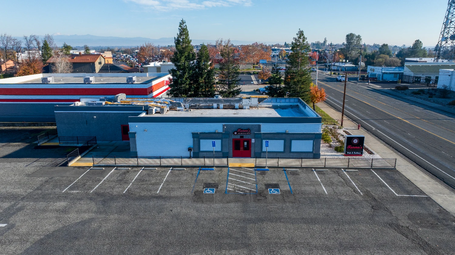 Freestanding Restaurant 329 Lake Blvd 