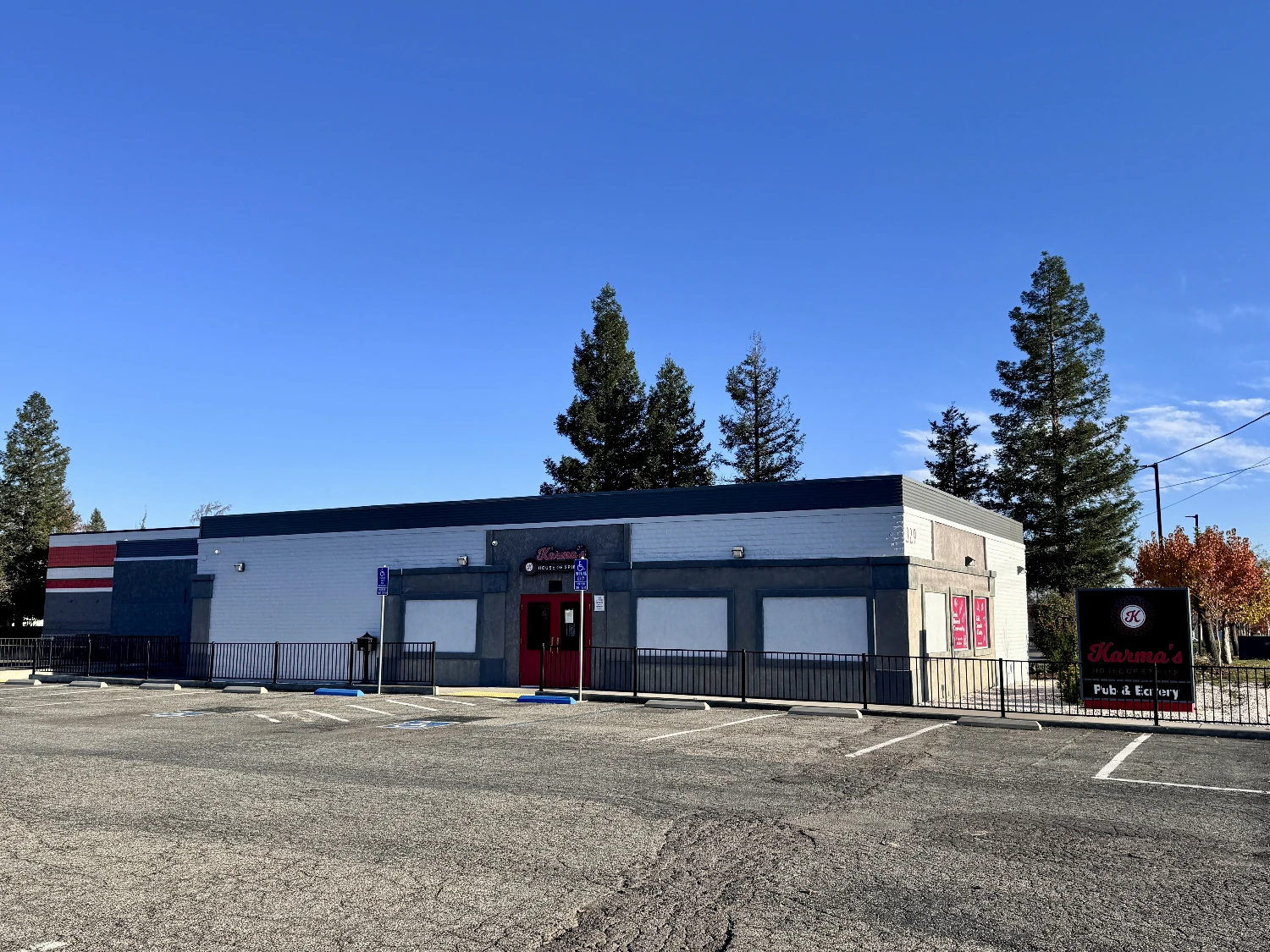 Freestanding Restaurant 329 Lake Blvd 