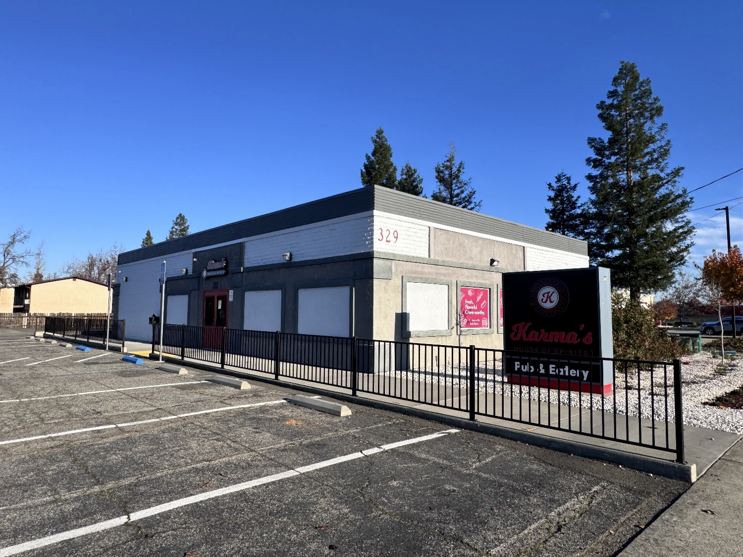 Freestanding Restaurant 329 Lake Blvd 