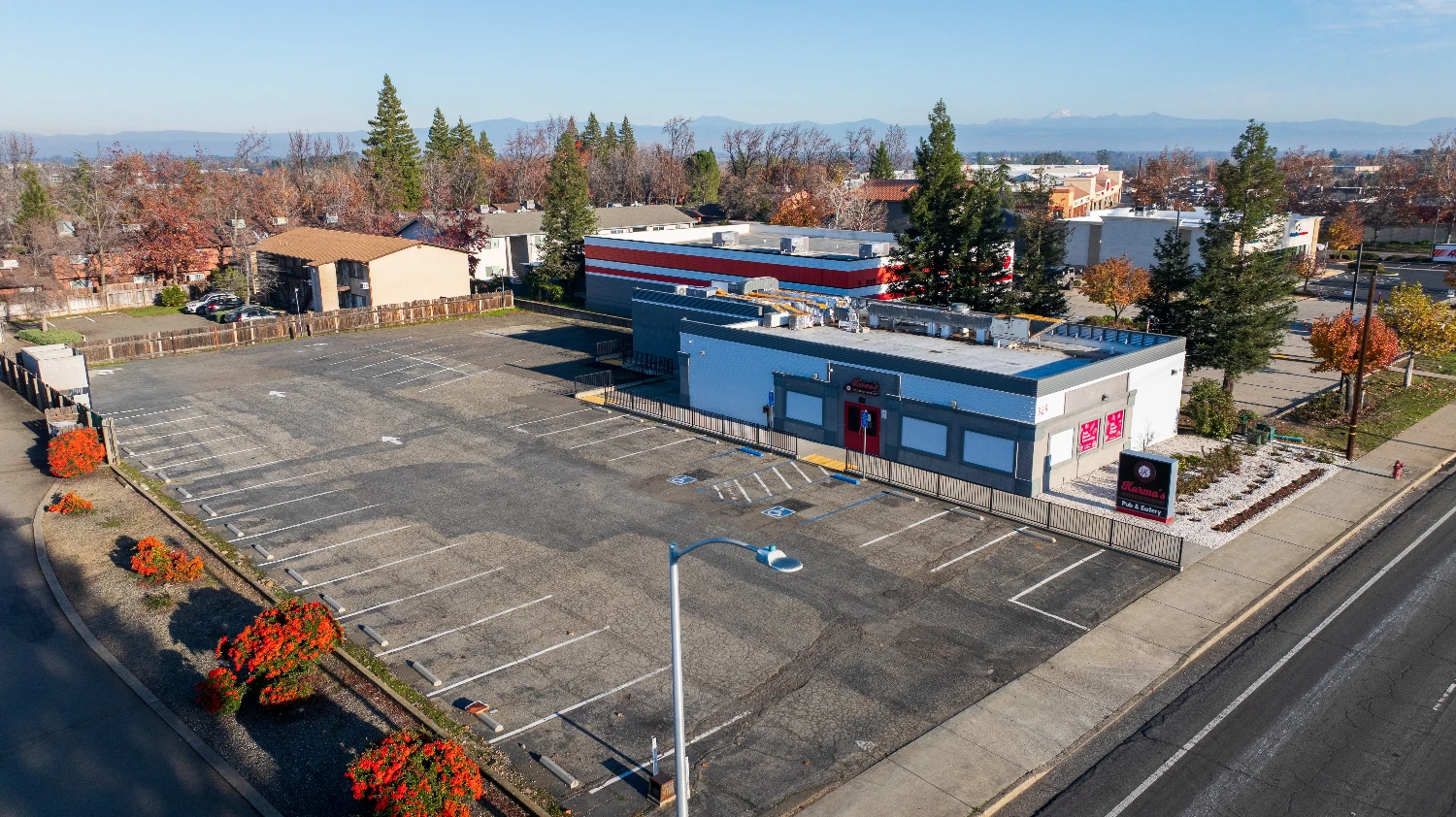 Freestanding Restaurant 329 Lake Blvd 