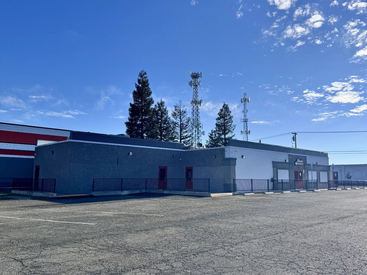 Freestanding Restaurant 329 Lake Blvd 