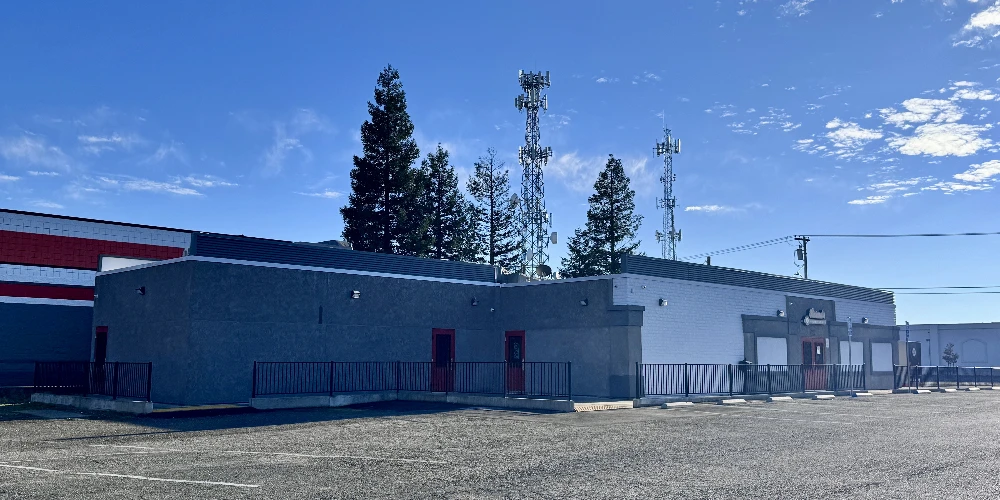 Freestanding Restaurant 329 Lake Blvd 