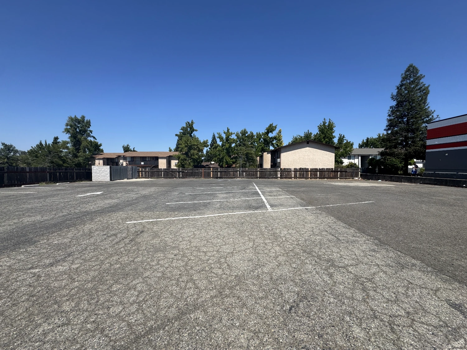 Freestanding Restaurant 329 Lake Blvd 