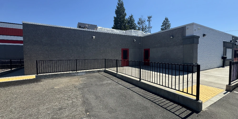 Freestanding Restaurant 329 Lake Blvd 