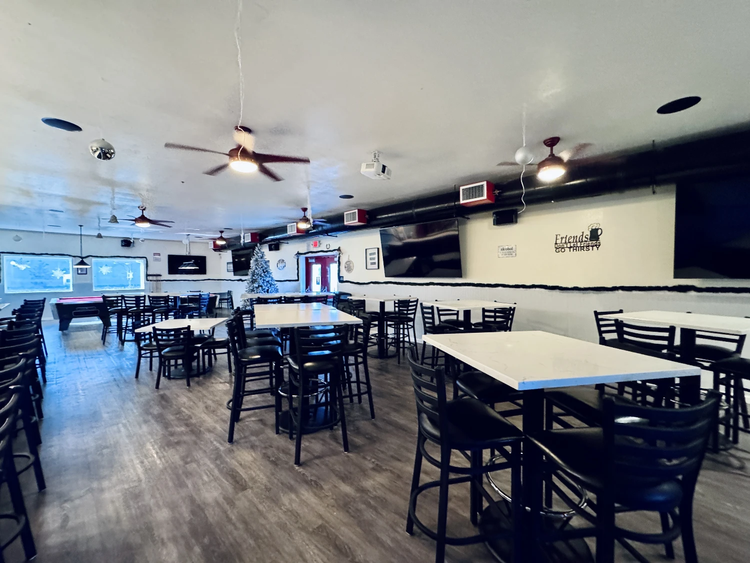 Freestanding Restaurant 329 Lake Blvd 