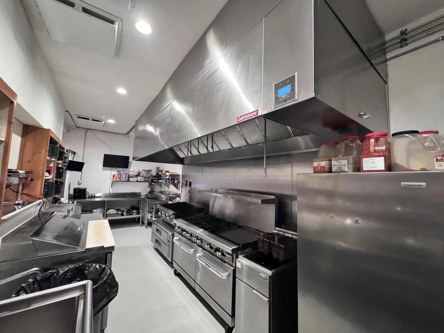 Freestanding Restaurant 329 Lake Blvd 