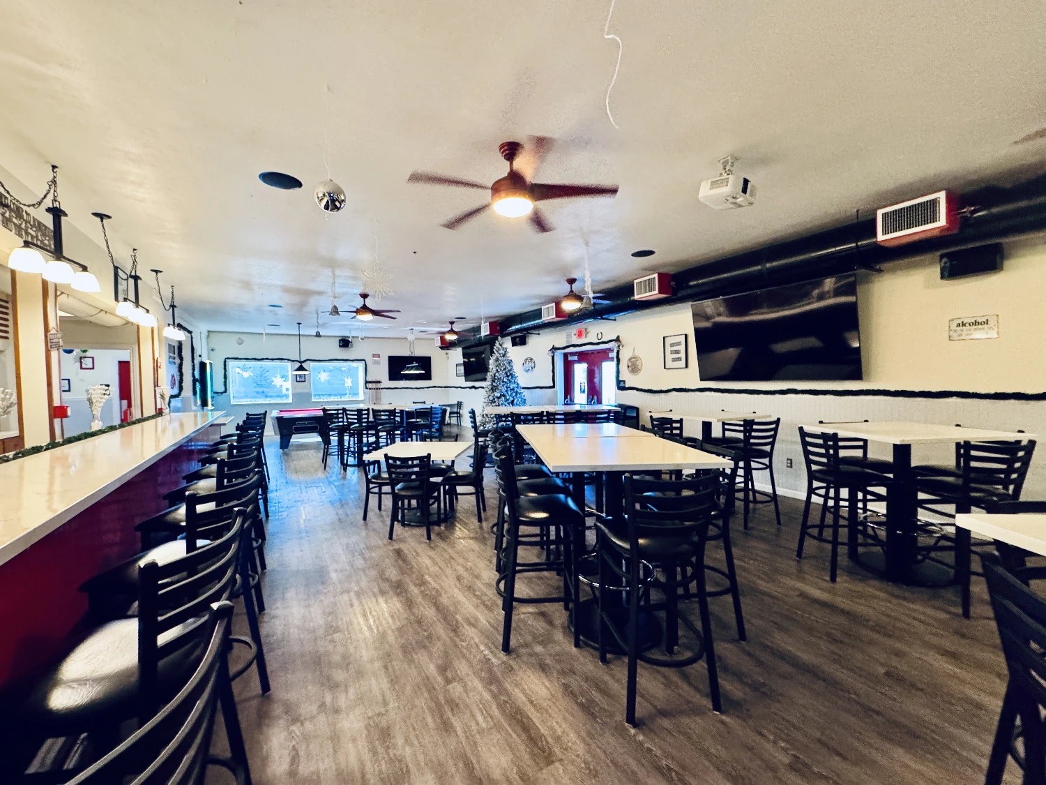 Freestanding Restaurant 329 Lake Blvd 