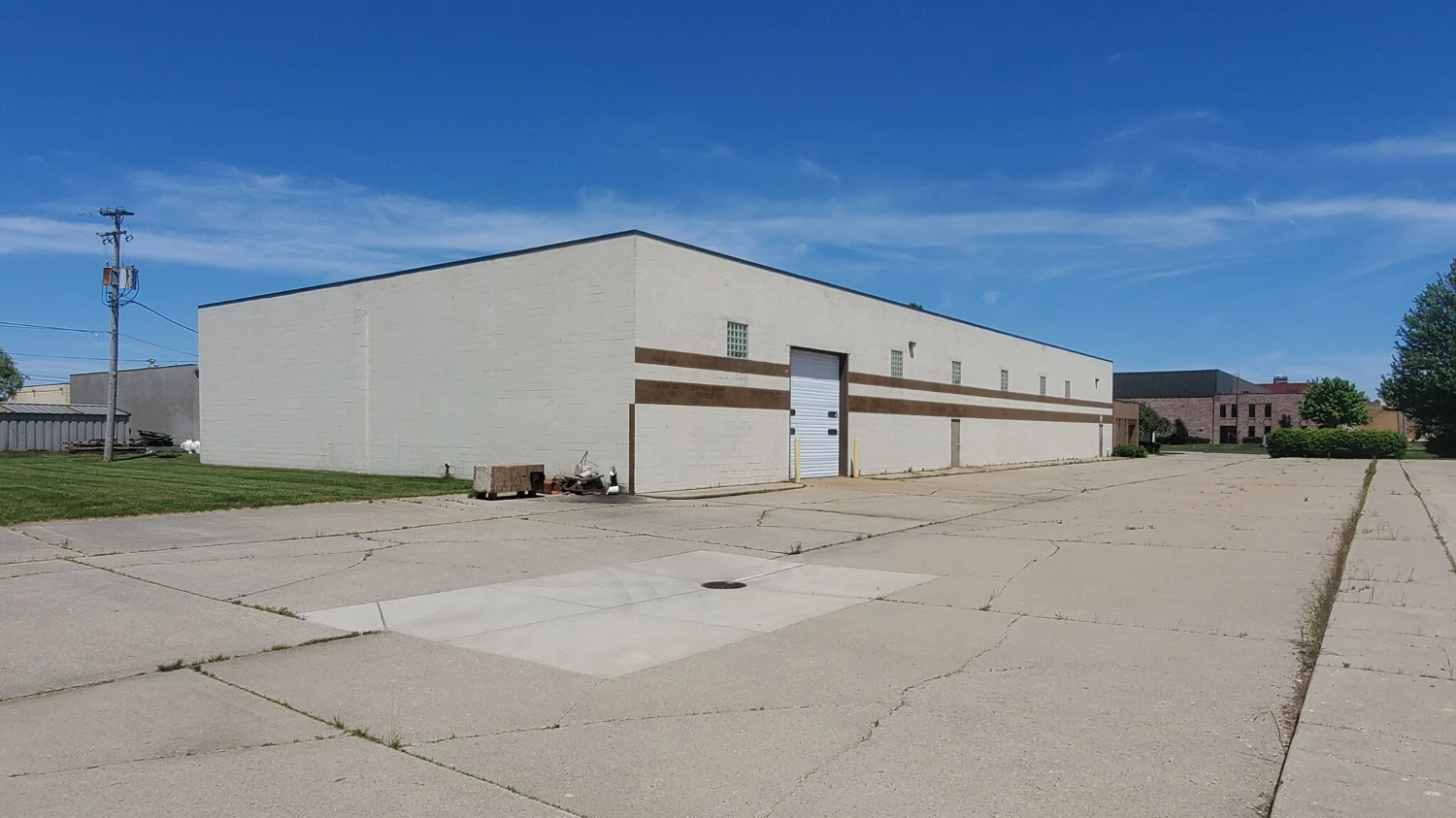 33891 Doreka Dr, Fraser, MI for sale