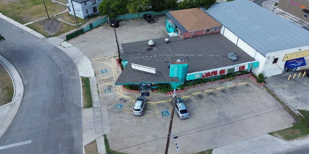 603 Bandera - Corner Restaurant + Apartment | Turnkey Equipment | Validated Corridor