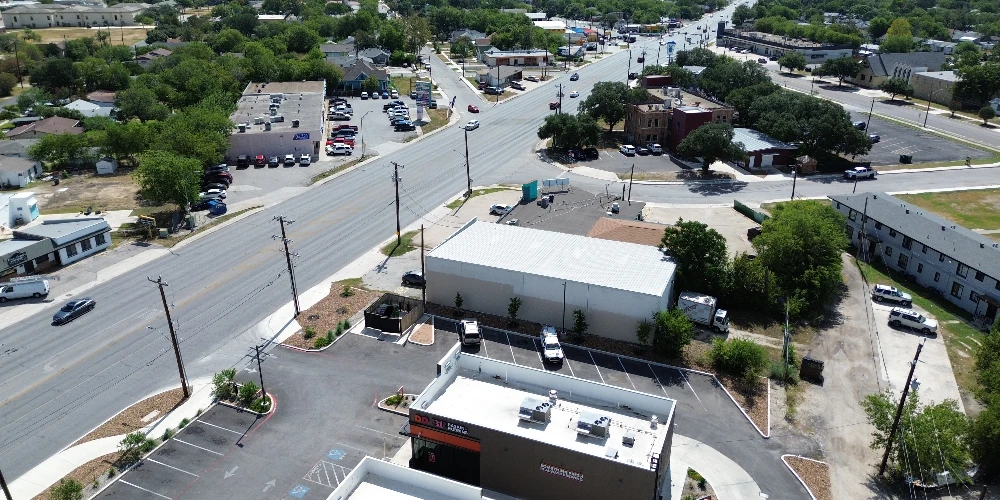 603 Bandera - Corner Restaurant + Apartment | Turnkey Equipment | Validated Corridor