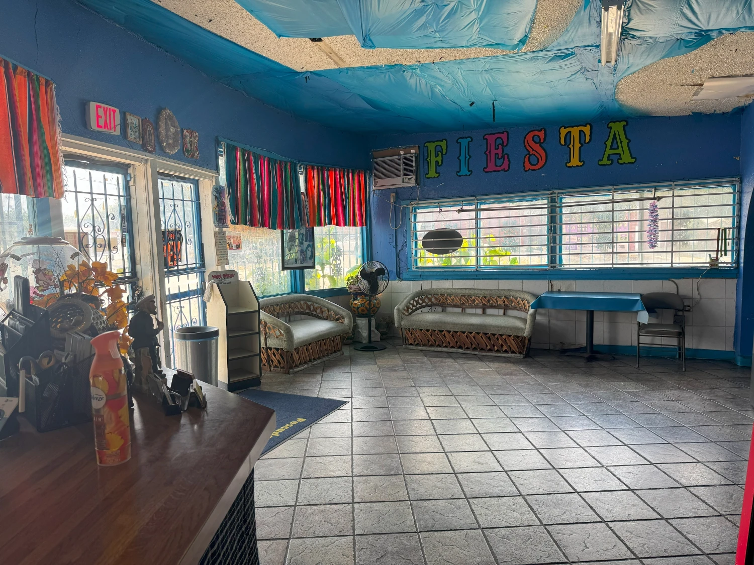 603 Bandera - Corner Restaurant + Apartment | Turnkey Equipment | Validated Corridor