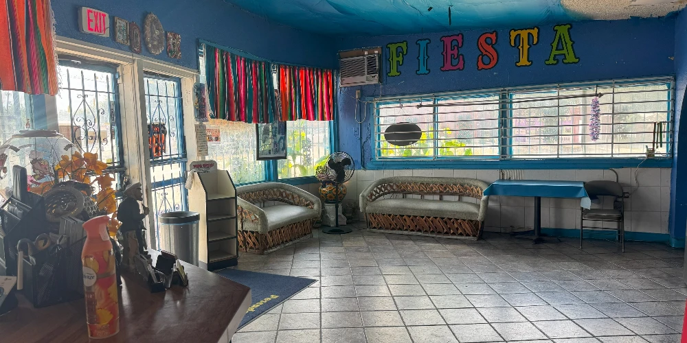603 Bandera - Corner Restaurant + Apartment | Turnkey Equipment | Validated Corridor