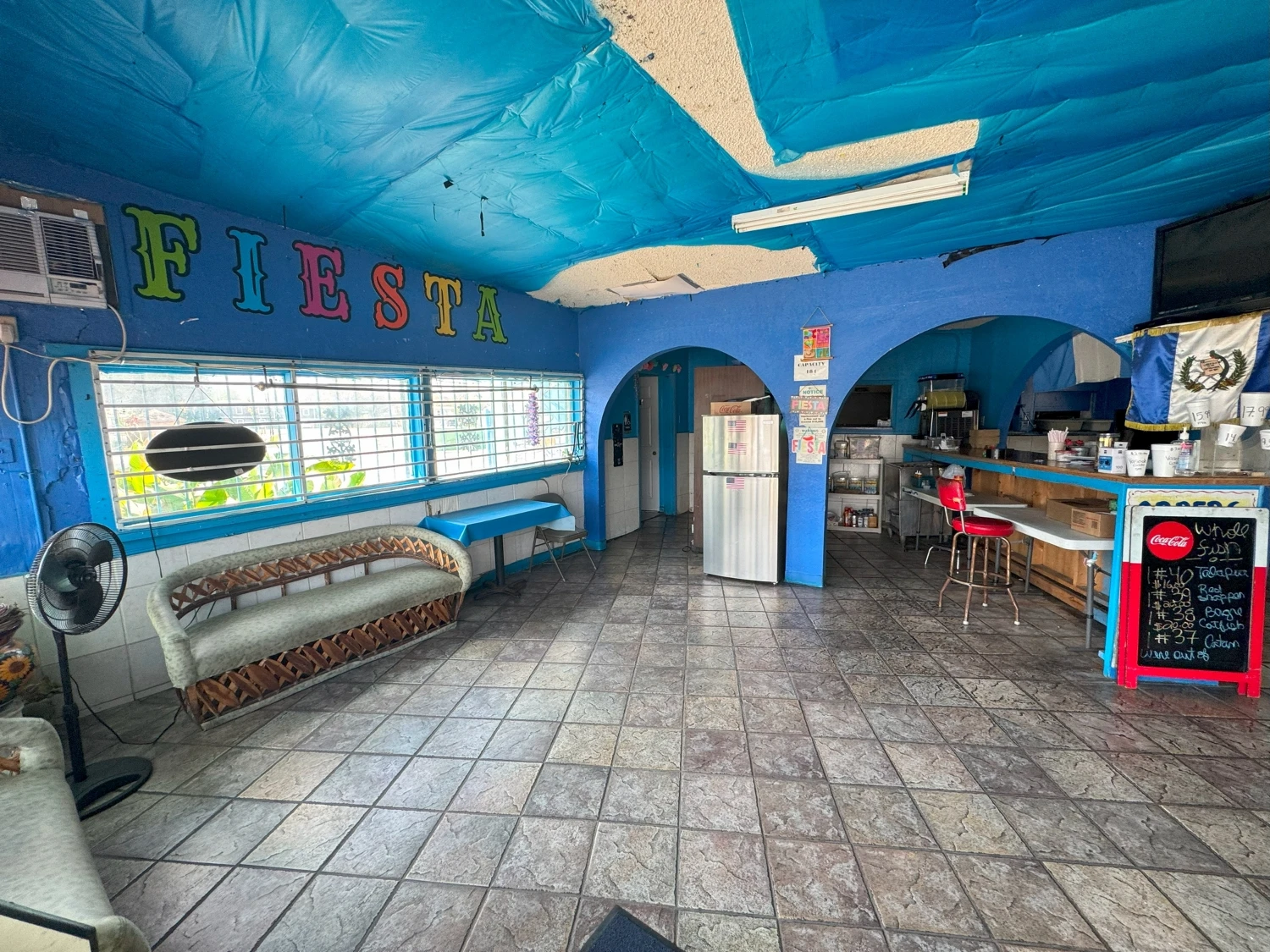 603 Bandera - Corner Restaurant + Apartment | Turnkey Equipment | Validated Corridor