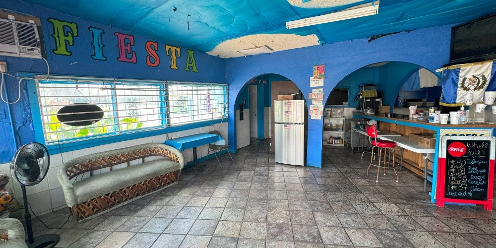 603 Bandera - Corner Restaurant + Apartment | Turnkey Equipment | Validated Corridor